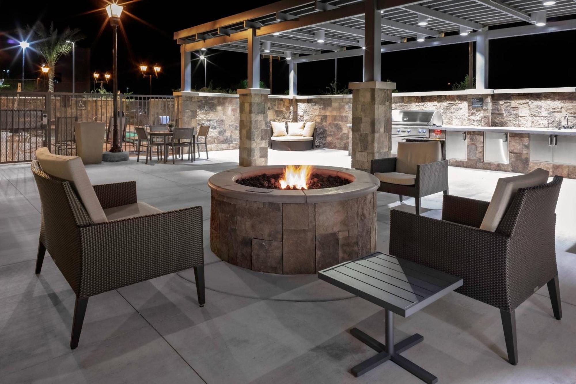 Residence Inn By Marriott Phoenix Mesa East Екстериор снимка
